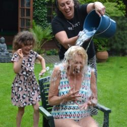 Aimee's family doing the Ice bucket challenge